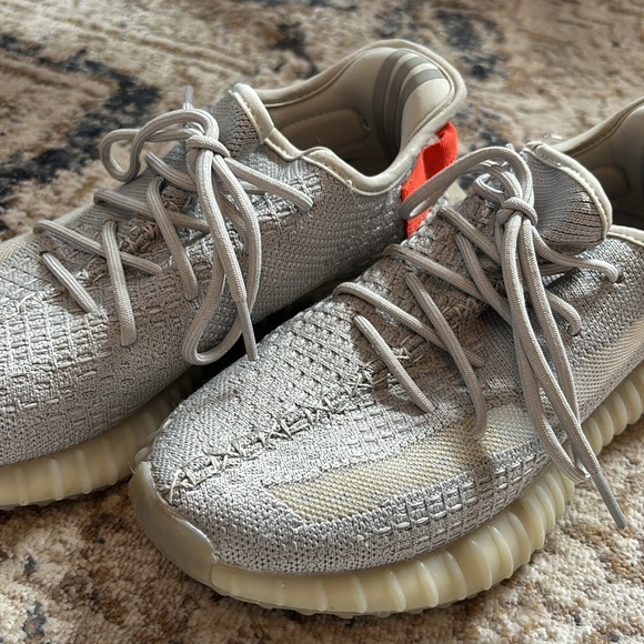 Yezzy Boost 350 V2 - Picture 3 of 12